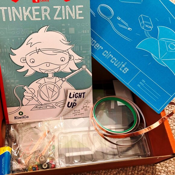 KiwiCo Tinker Crate Paper Canon & Paper Circuits 2 box set Educational Toy STEM - Picture 3 of 9